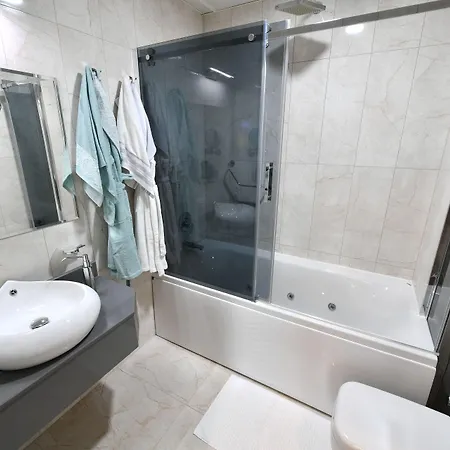 D'lux Boutique Hotell