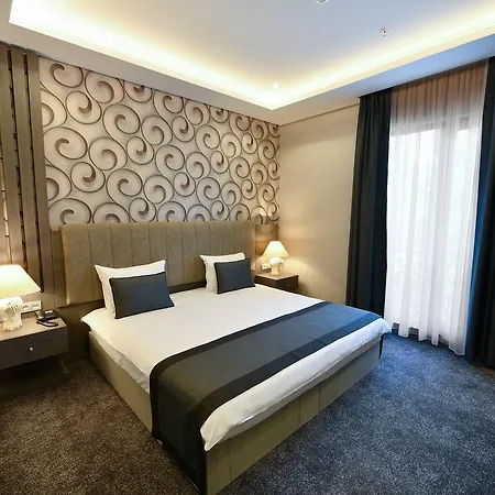 D'lux Boutique 3* 伊兹密特