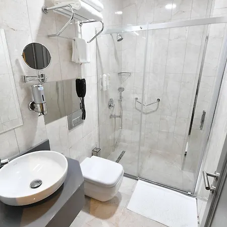 Hotel D'lux Boutique
