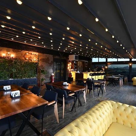 D'lux Boutique Hotel