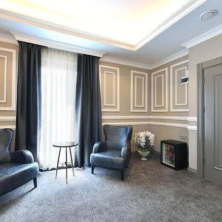 D'lux Boutique Hotel 3*