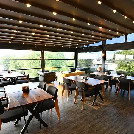 D'lux Boutique 3*